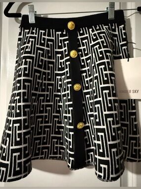 NWT Black & White Patterned A-Line Miniskirt Skirt with Gold Buttons - Small